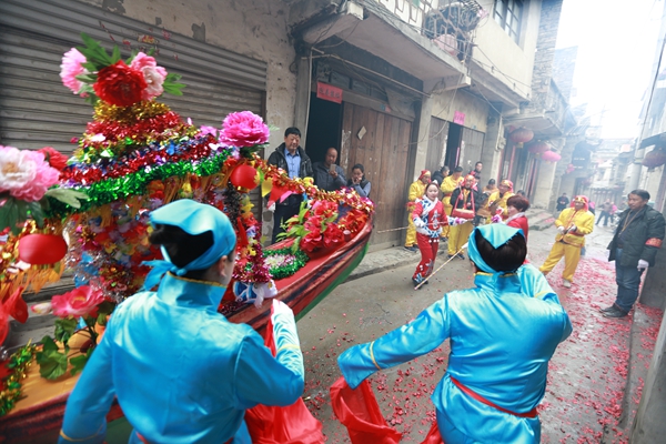 �׺Ӻӽ����״�������[�t��һ�l����